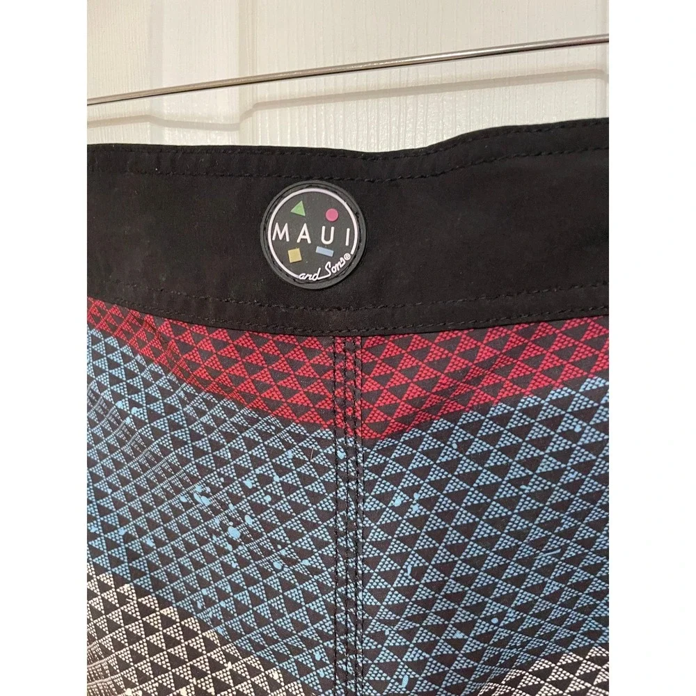 Maui and Sons‎ Board Shorts Swim Trunks Stretch Pixel Grey Blue Red Mens 34x10 L - Picture 3 of 12